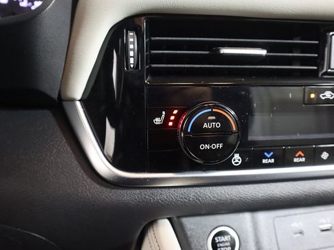 Used 2023 Nissan Rogue SL w/ SL Premium Package image 51