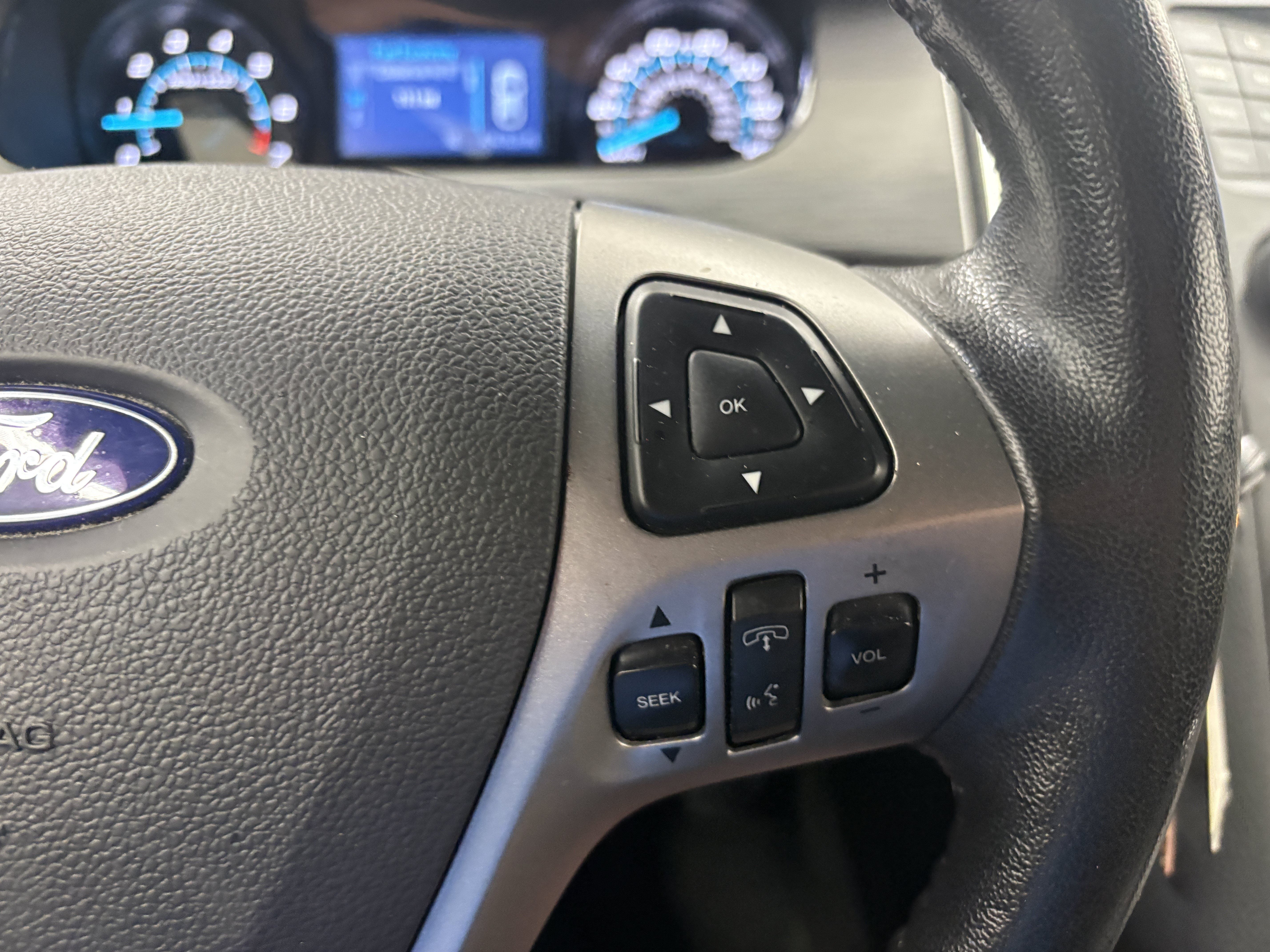 Used 2015 Ford Taurus SEL FWD image 30