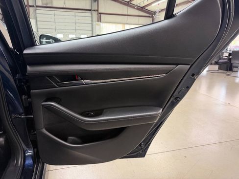 Used 2020 MAZDA MAZDA3 Hatchback w/ Preferred Package FWD image 14