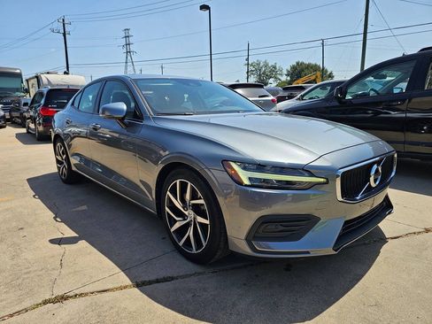 Used 2019 Volvo S60 T6 Momentum w/ Premium Package AWD/4WD image 3