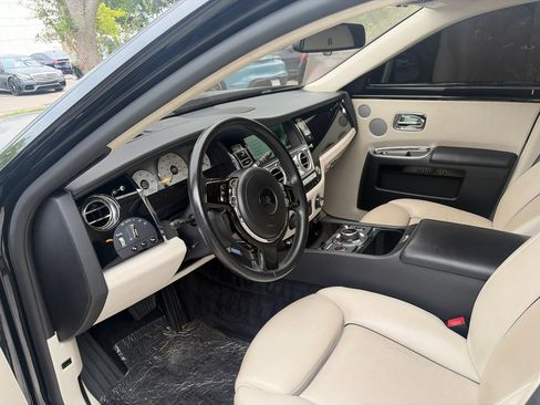Used 2015 Rolls-Royce Ghost RWD image 5