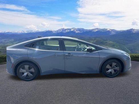 Used 2024 Toyota Prius LE FWD image 7