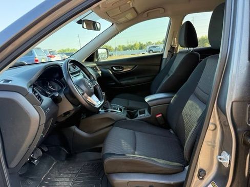 Used 2017 Nissan Rogue SV AWD/4WD image 13