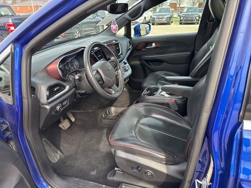 Used 2019 Chrysler Pacifica Limited w/ Advanced Safetytec Group image 28