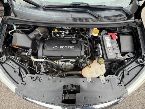 Used 2018 Chevrolet Sonic LT FWD image 25