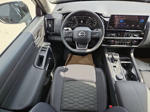 New 2026 Nissan Pathfinder SV image 8