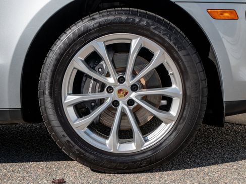 Used 2023 Porsche Macan image 17