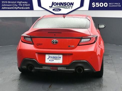 Used 2025 Toyota GR86 Premium w/ Performance Package RWD image 11