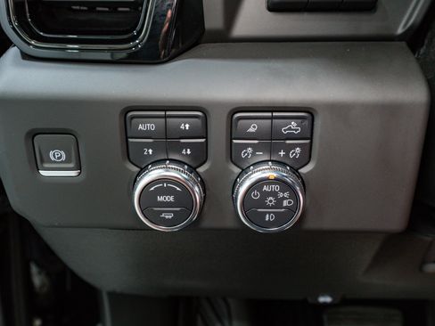 Used 2024 GMC Sierra 2500 AT4 w/ AT4 Premium Plus Package image 36