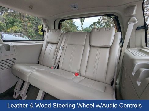 Used 2017 Lincoln Navigator Select image 16