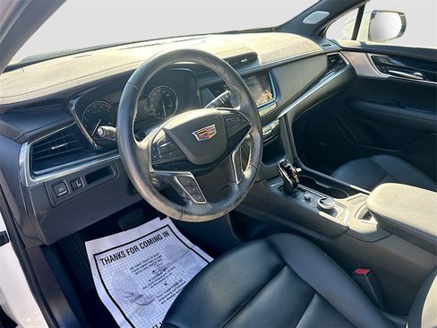 Used 2024 Cadillac XT5 Premium Luxury image 10