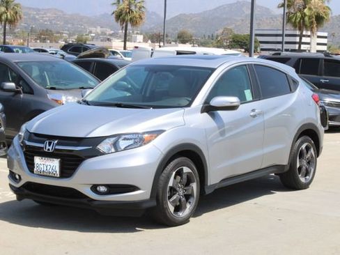 Used 2018 Honda HR-V EX image 3