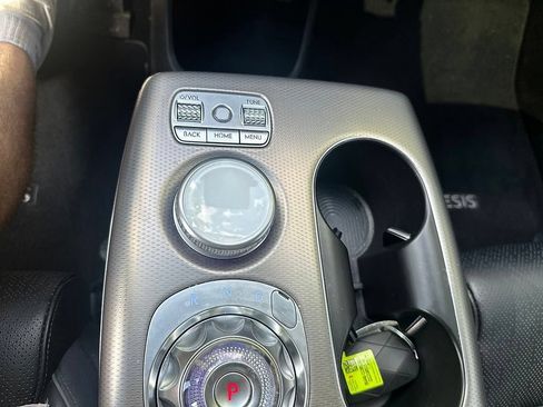 Used 2023 Genesis GV60 Advanced AWD/4WD image 22