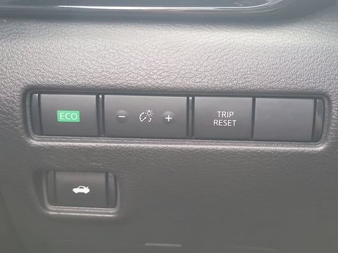 Used 2024 Nissan Sentra SV FWD image 27