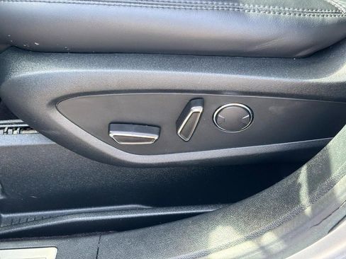 Used 2019 Lincoln Nautilus Reserve FWD image 16