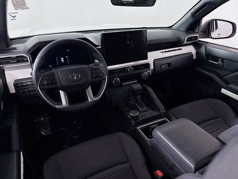 Certified 2024 Toyota Tacoma TRD Off-Road image 18