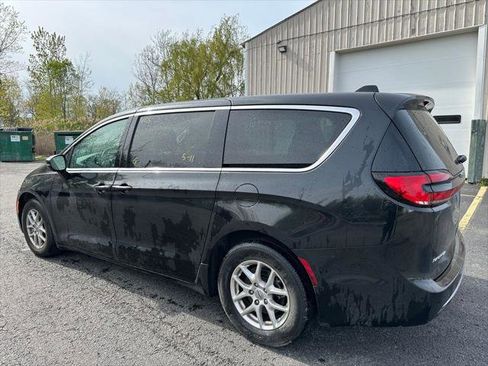 Certified 2023 Chrysler Pacifica Touring-L FWD image 14