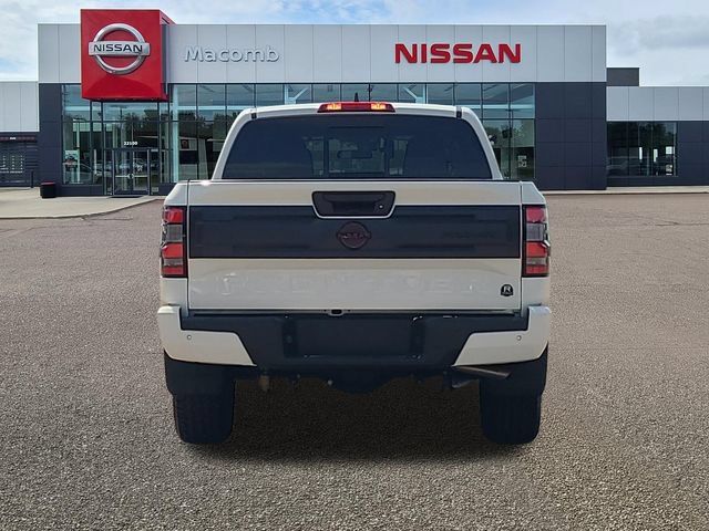 Used 2025 Nissan Frontier PRO-4X AWD/4WD image 6