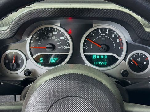 Used 2010 Jeep Wrangler Unlimited Sport image 15