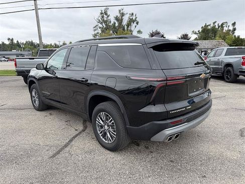 Used 2026 Chevrolet Traverse LT AWD/4WD image 4