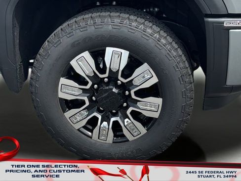 New 2025 GMC Sierra 2500 Denali w/ Denali Reserve Package image 17