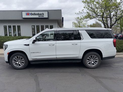 Used 2022 GMC Yukon XL Denali image 1