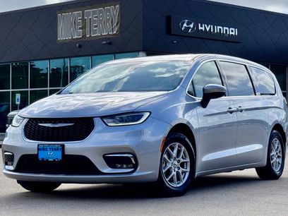 Used 2023 Chrysler Pacifica Touring-L