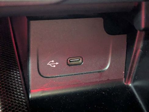 Used 2022 Mercedes-Benz C 300 Sedan image 15