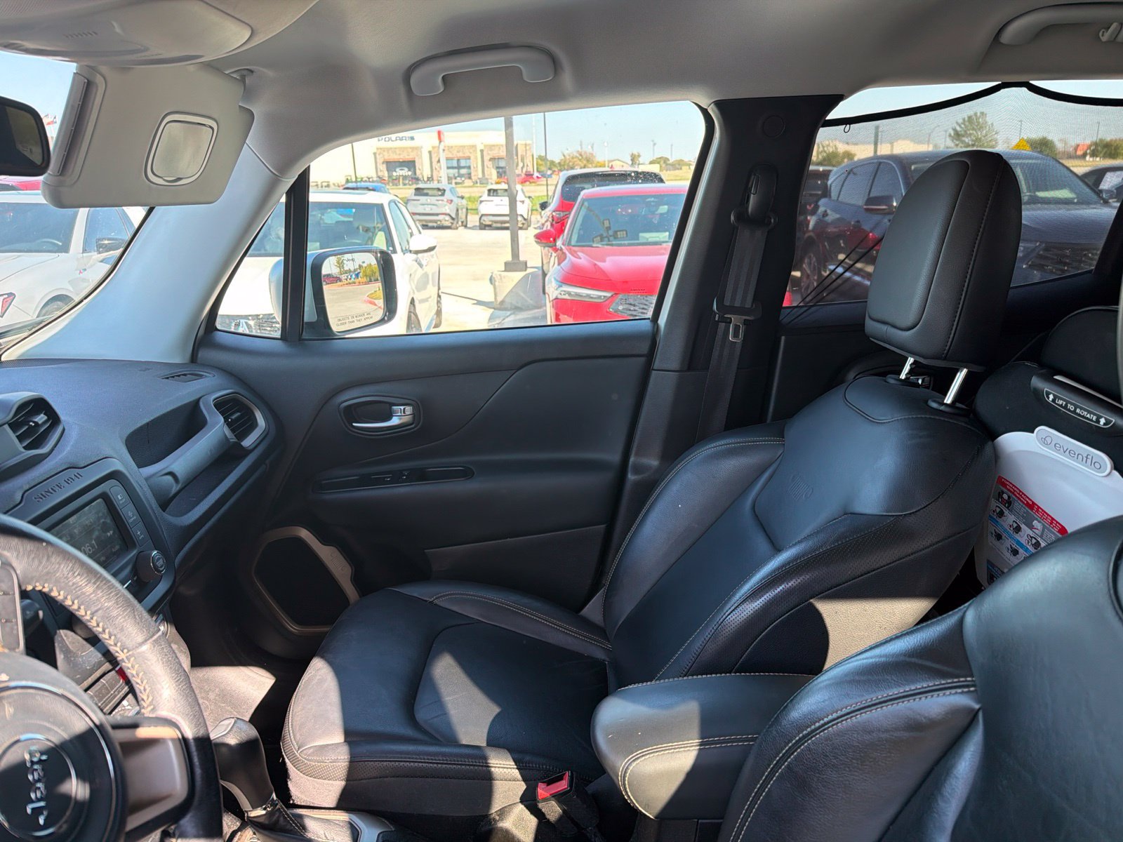 Used 2017 Jeep Renegade Limited FWD image 8