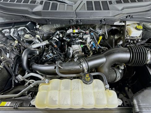 Used 2022 Ford F150 Lariat image 9