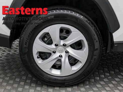 Used 2024 Toyota RAV4 LE image 28