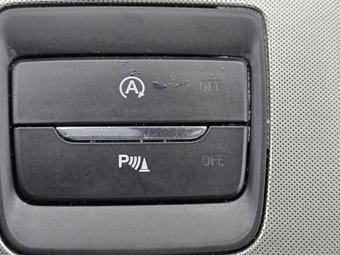 Used 2022 Ford Edge Titanium image 22