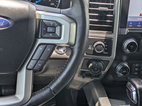 Used 2020 Ford F150 Lariat w/ Equipment Group 502A Luxury AWD/4WD image 24