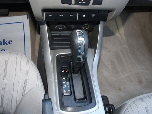 Used 2010 Ford Focus SE FWD image 8