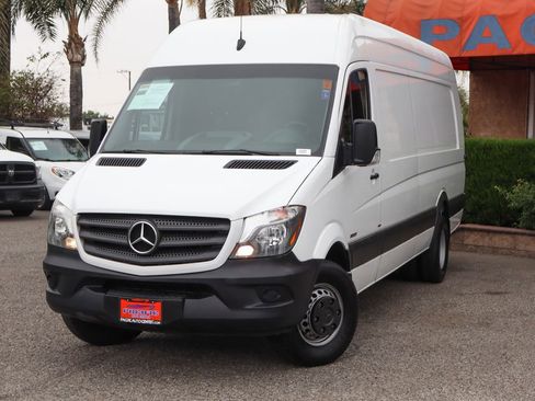 Used 2016 Mercedes-Benz Sprinter 3500 w/ Heavy Duty Front Axle Package image 4