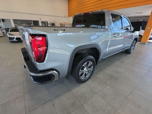 Used 2025 GMC Sierra 1500 SLT AWD/4WD image 8