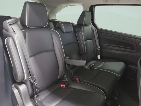 Used 2025 Honda Odyssey Touring image 16