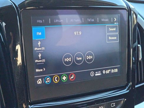 Used 2021 Chevrolet Traverse LT FWD image 24