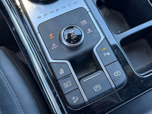 Certified 2025 Kia Sorento SX Prestige image 16