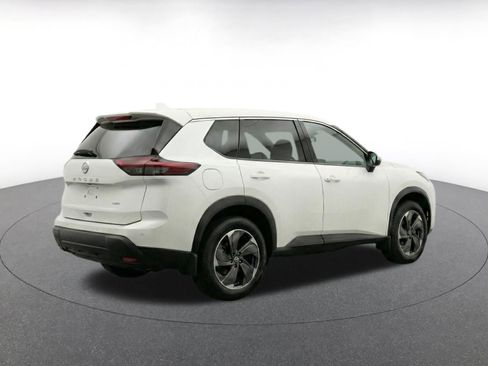 Used 2025 Nissan Rogue SV AWD/4WD image 9