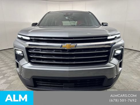 Used 2026 Chevrolet Traverse LT w/ Driver Confidence Package FWD image 2
