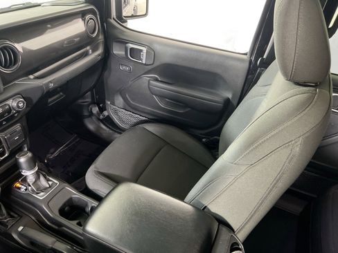 Used 2022 Jeep Gladiator Sport image 21