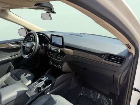 Used 2020 Ford Escape Titanium image 50