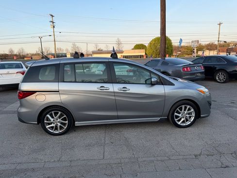 Used 2012 MAZDA MAZDA5 Touring image 4