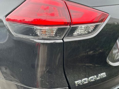Used 2019 Nissan Rogue S FWD image 7