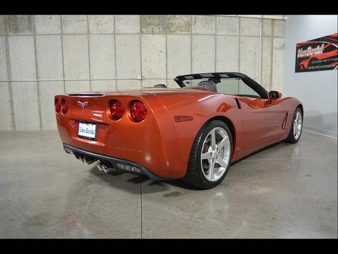 Used 2006 Chevrolet Corvette Convertible w/ Preferred Equipment Group RWD image 9