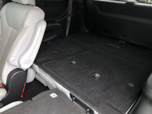 Used 2021 Hyundai Palisade SEL w/ Premium Package image 12