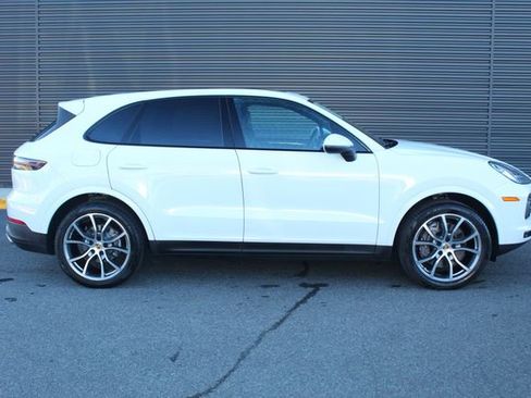 Certified 2022 Porsche Cayenne image 9