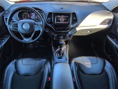 Used 2019 Jeep Cherokee Latitude Plus image 16