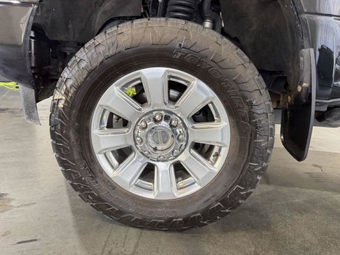Used 2019 Ford F250 Platinum w/ Platinum Ultimate Package AWD/4WD image 10